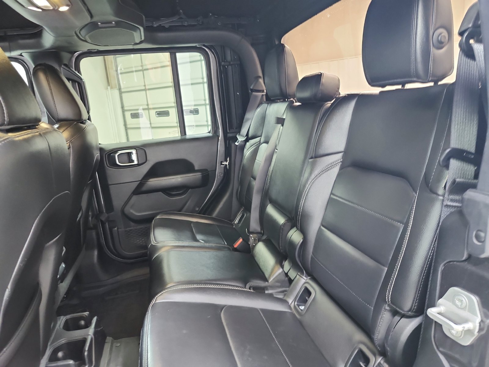 Used 2020 Jeep Gladiator Overland AWD/4WD image 12