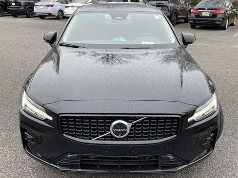 Used 2024 Volvo S60 B5 Plus image 8