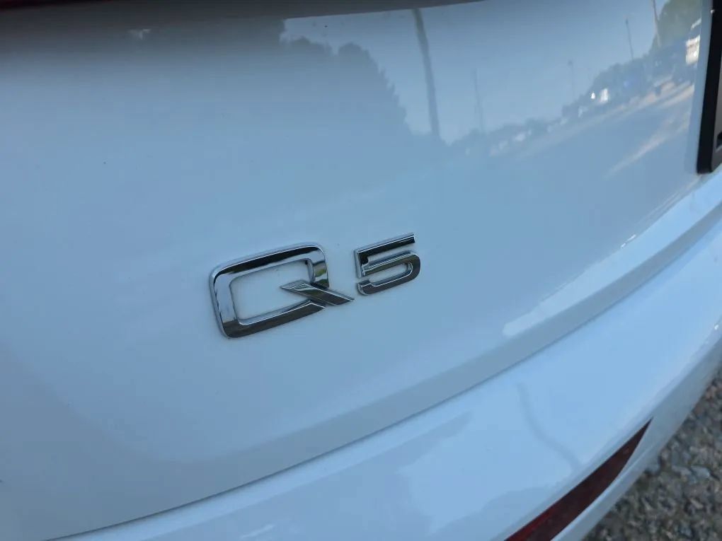 Used 2018 Audi Q5 2.0T Premium Plus w/ Premium Plus Package AWD/4WD image 11