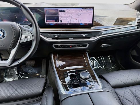 Used 2024 BMW X5 xDrive50e AWD/4WD image 19