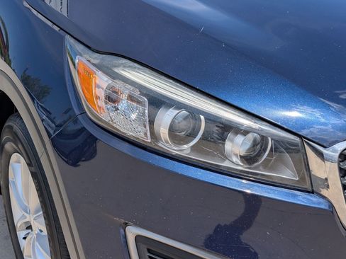 Used 2016 Kia Sorento AWD w/ LX Convenience Package image 10