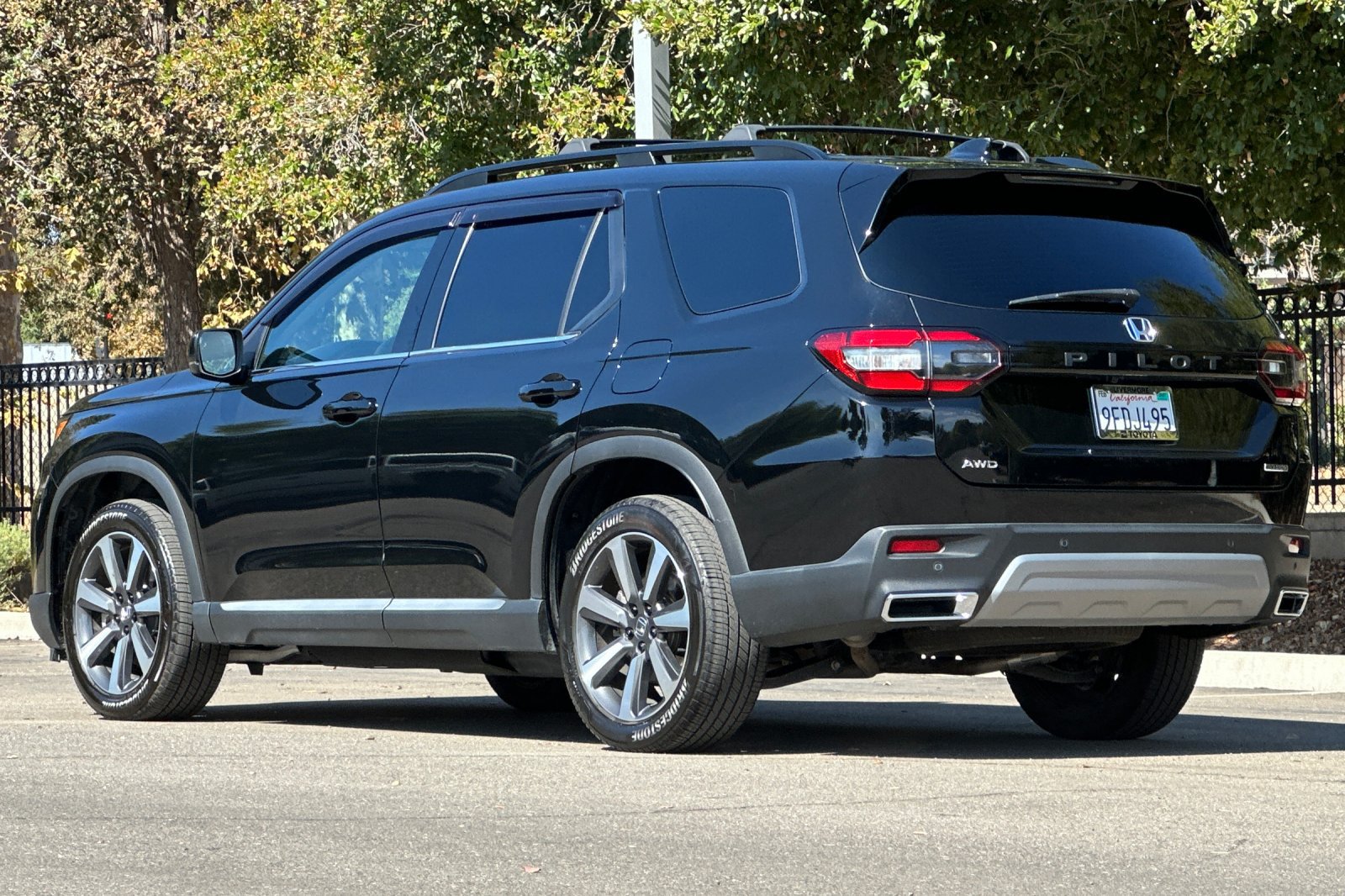 Used 2023 Honda Pilot Touring image 6