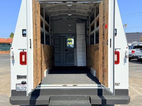 Used 2023 Ford E-450 and Econoline 450 Super Duty w/ Power Windows & Locks Group RWD image 18