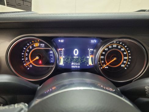 Used 2018 Jeep Wrangler Unlimited Sahara w/ LED Lighting Group AWD/4WD image 23
