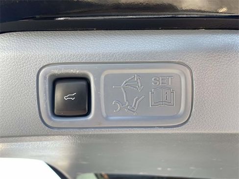 Used 2023 Lincoln Navigator L Black Label image 12