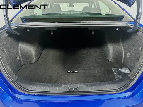 Used 2025 Nissan Altima 2.5 SV AWD/4WD image 11