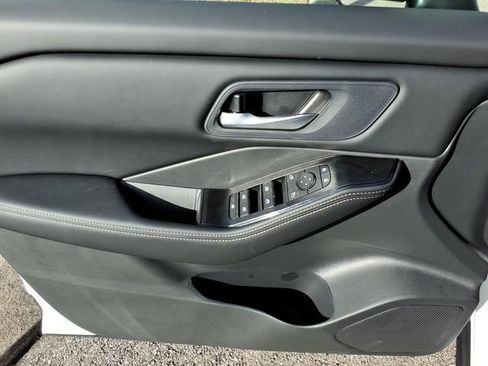 New 2026 Nissan Rogue SV FWD image 5