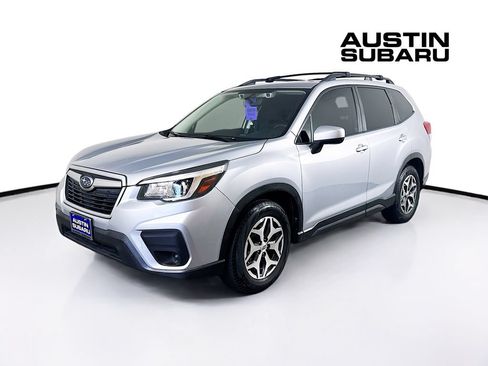 Used 2020 Subaru Forester Premium AWD/4WD image 3