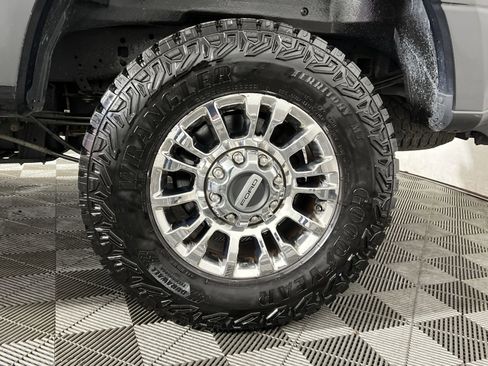 Used 2021 Ford F250 XLT w/ XLT Premium Package image 12