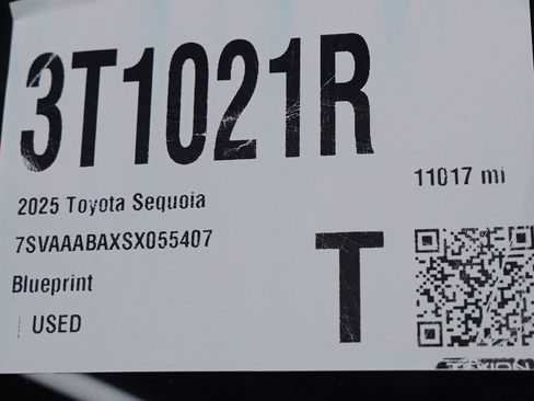 Used 2025 Toyota Sequoia Limited image 34