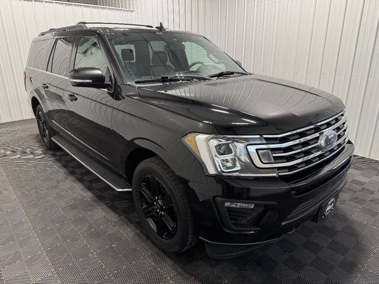 Used 2020 Ford Expedition Max XLT w/ Equipment Group 202A AWD/4WD image 2