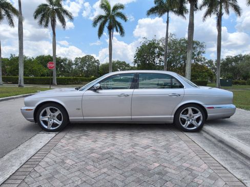 Used 2006 Jaguar XJ Vanden Plas RWD image 4