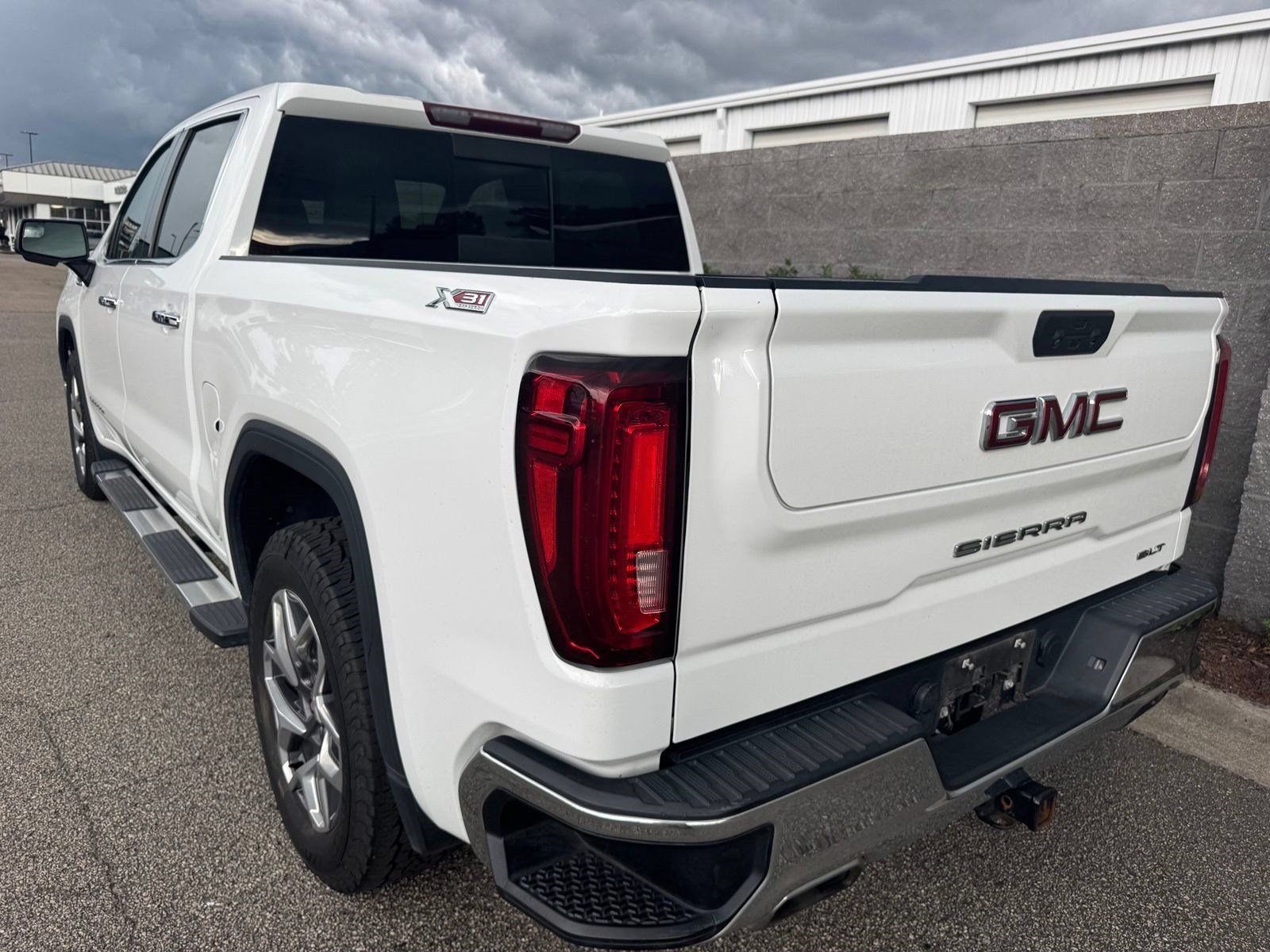 Certified 2023 GMC Sierra 1500 SLT w/ SLT Premium Package AWD/4WD image 8