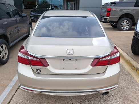 Used 2016 Honda Accord LX image 6