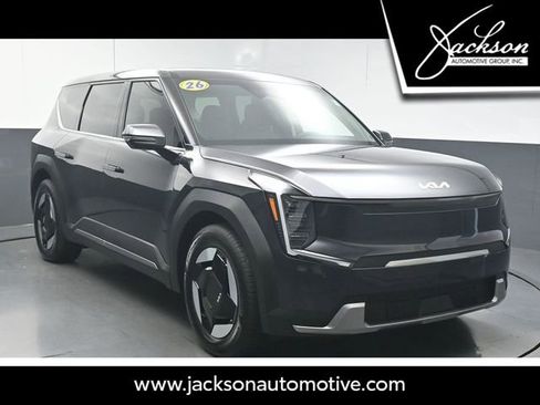 Used 2026 Kia EV9 Light RWD image 1