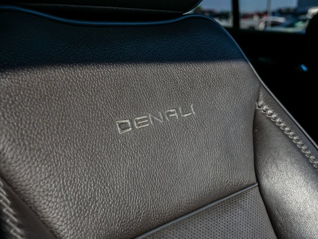 Used 2021 GMC Yukon Denali w/ Denali Premium Package RWD image 21
