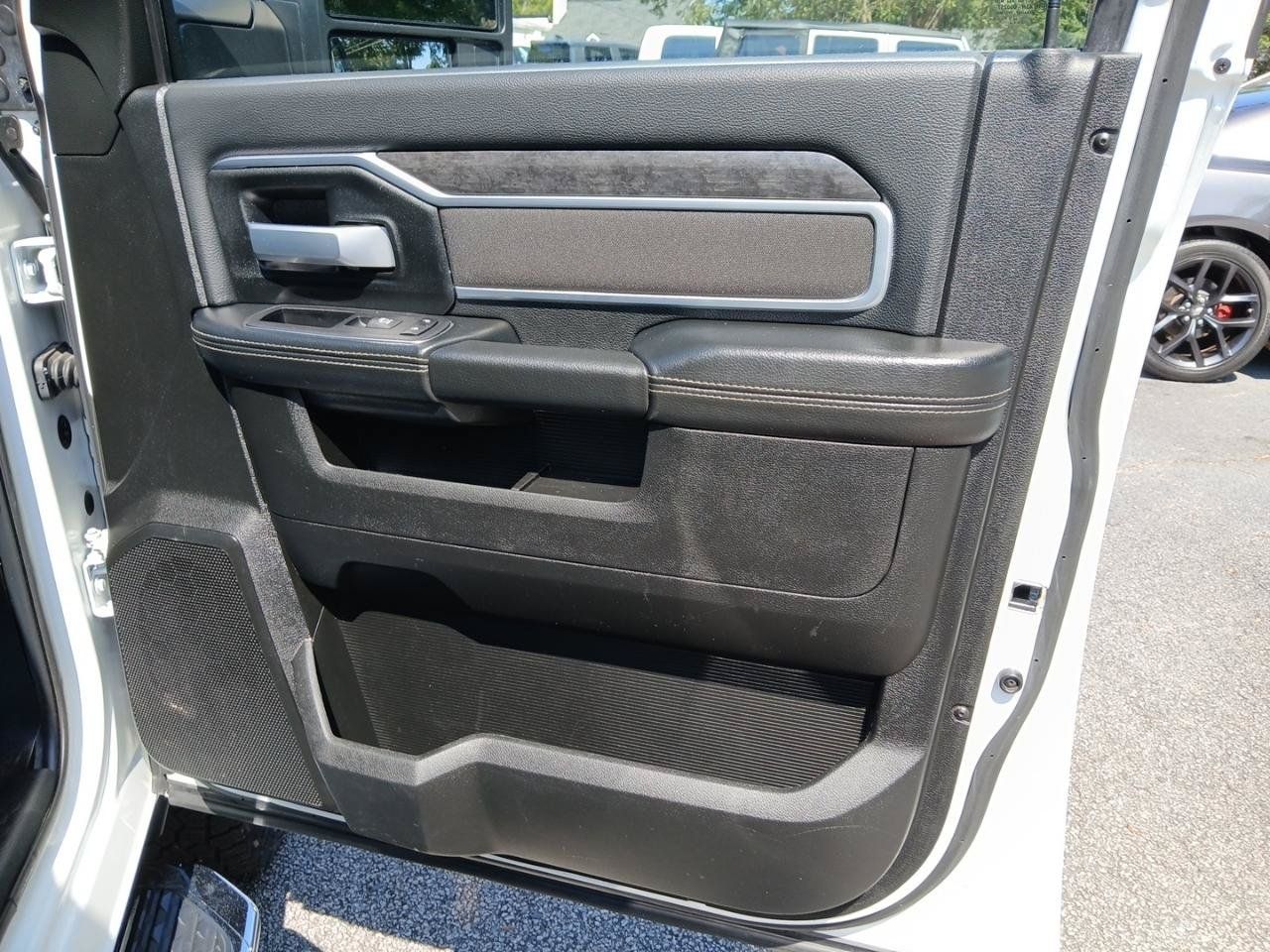 Used 2024 RAM 2500 Big Horn AWD/4WD image 15