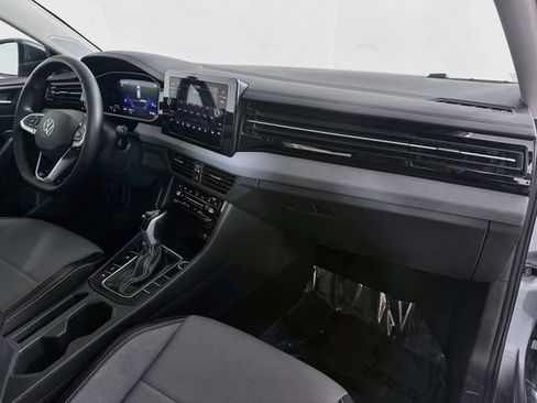 Used 2025 Volkswagen Jetta SE FWD image 28