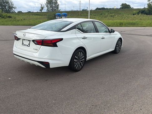 Used 2025 Nissan Altima 2.5 SV FWD image 5