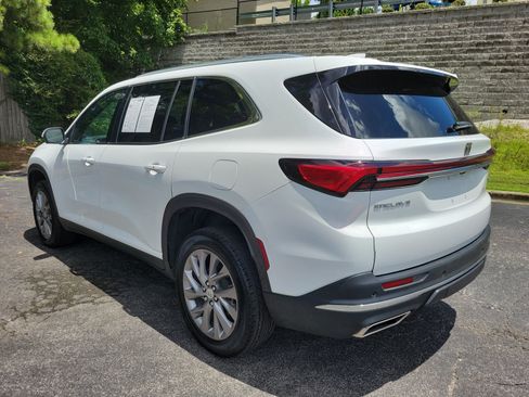 Used 2025 Buick Enclave Preferred FWD image 38