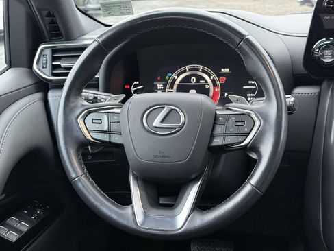 Used 2023 Lexus LX 600 Premium w/ Mark Levinson image 9