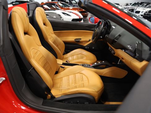 Used 2019 Ferrari 488 Spider RWD image 27