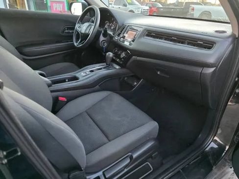 Used 2019 Honda HR-V LX image 12