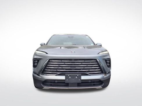 Used 2025 Buick Enclave Preferred w/ Power Package image 2