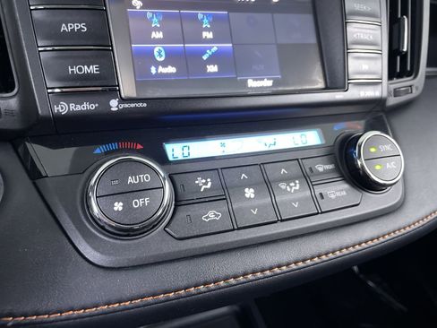 Used 2017 Toyota RAV4 SE w/ Power Extra Value Package AWD/4WD image 17