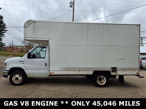 Used 2015 Ford E-350 and Econoline 350 Super Duty image 2