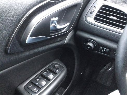 Used 2015 Chrysler 200 C w/ Navigation & Sound Group I image 18