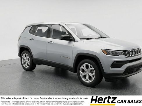 Used 2025 Jeep Compass Latitude image 1