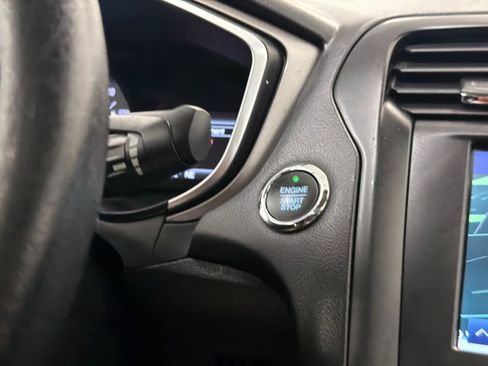 Used 2019 Ford Fusion SE w/ Equipment Group 151A FWD image 21