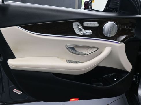 Used 2019 Mercedes-Benz E 300 image 12