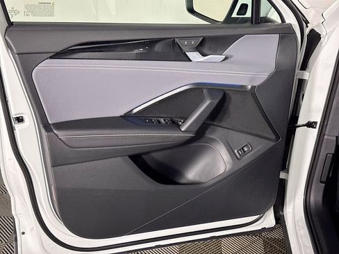 New 2026 Volkswagen Tiguan SE image 10