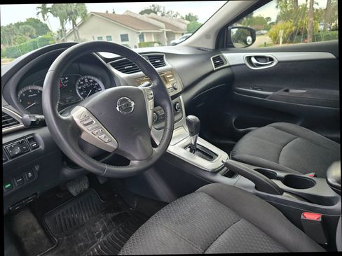 Used 2014 Nissan Sentra SR w/ SR Driver Package image 23