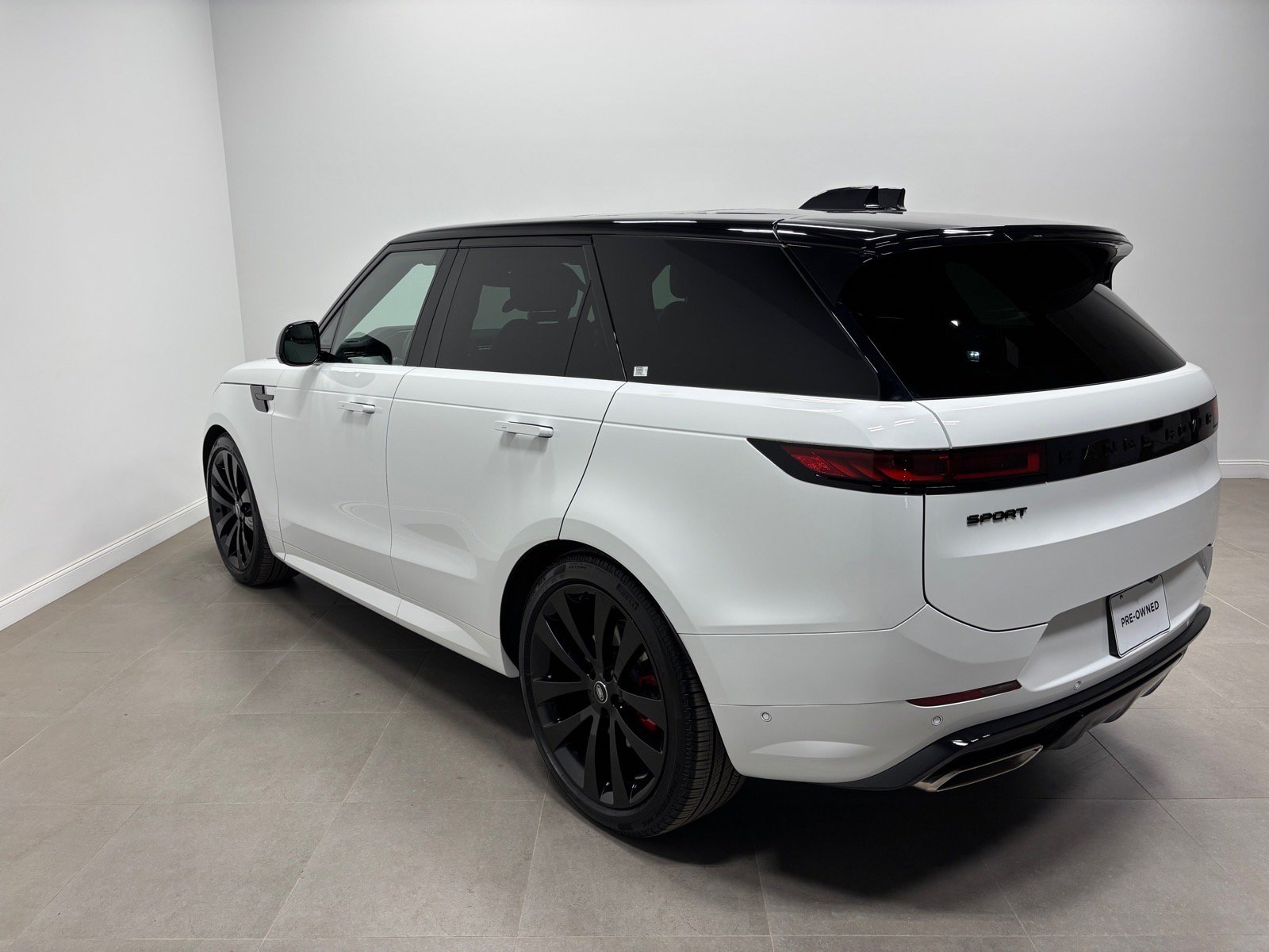 Used 2025 Land Rover Range Rover Sport Dynamic SE AWD/4WD image 10