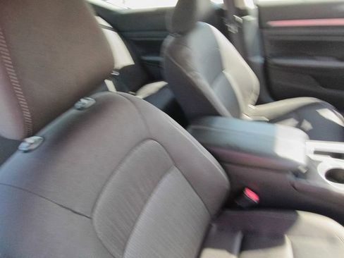 Used 2023 Nissan Altima 2.5 SV FWD image 17