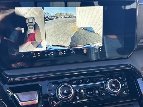 Used 2024 GMC Sierra 1500 AT4 w/ Technology Package image 31