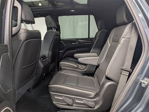 Used 2021 Cadillac Escalade Premium Luxury image 11