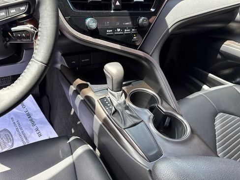 Used 2021 Toyota Camry SE FWD image 21