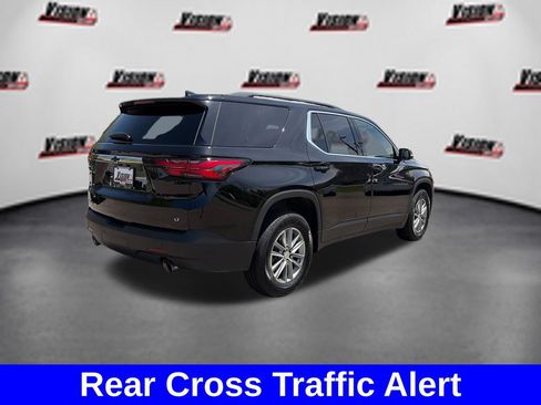 Used 2023 Chevrolet Traverse LT AWD/4WD image 5