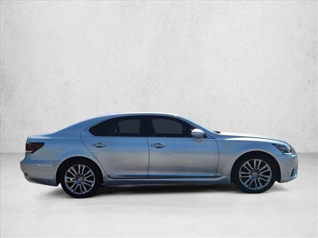 Used 2015 Lexus LS 460 w/ Comfort Package RWD image 4