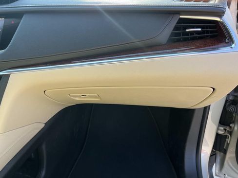 Used 2017 Cadillac XT5 Luxury w/ Driver Awareness Package FWD image 26