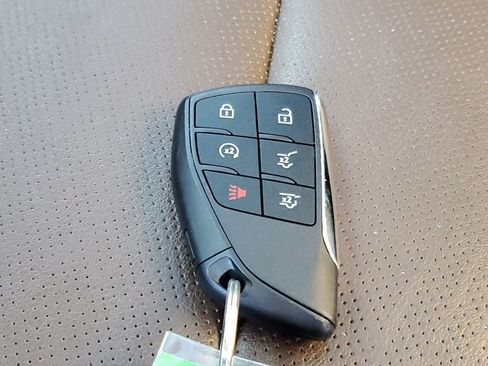 Used 2023 Chevrolet Suburban High Country image 40