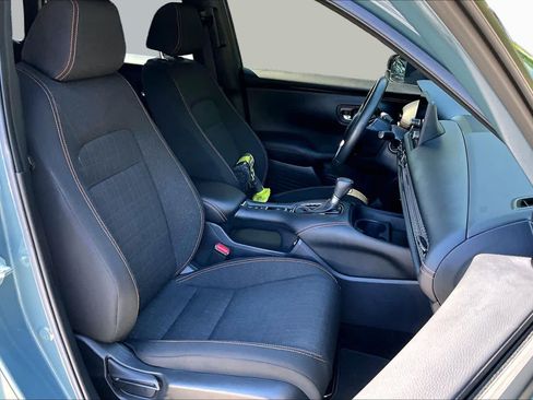 Used 2023 Honda HR-V Sport image 9