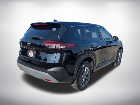 Used 2023 Nissan Rogue S FWD image 3