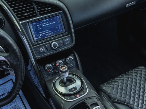 Used 2015 Audi R8 V10 image 20