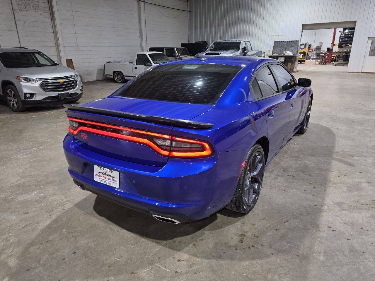 Used 2020 Dodge Charger SXT w/ Blacktop Package RWD image 11