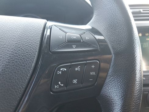 Used 2018 Ford Explorer XLT w/ Equipment Group 202A image 16